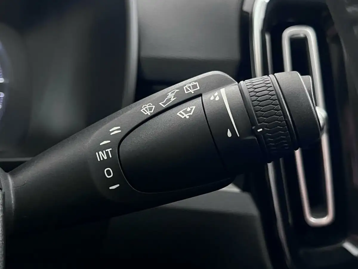 2021-volvo-xc40-15-t5-inscription-pro-258bhp-big-26