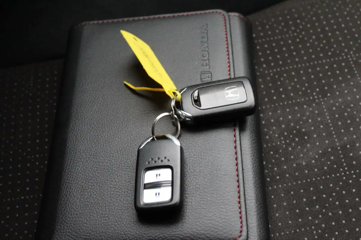 2016-honda-jazz-13-i-vtec-ex-big-36