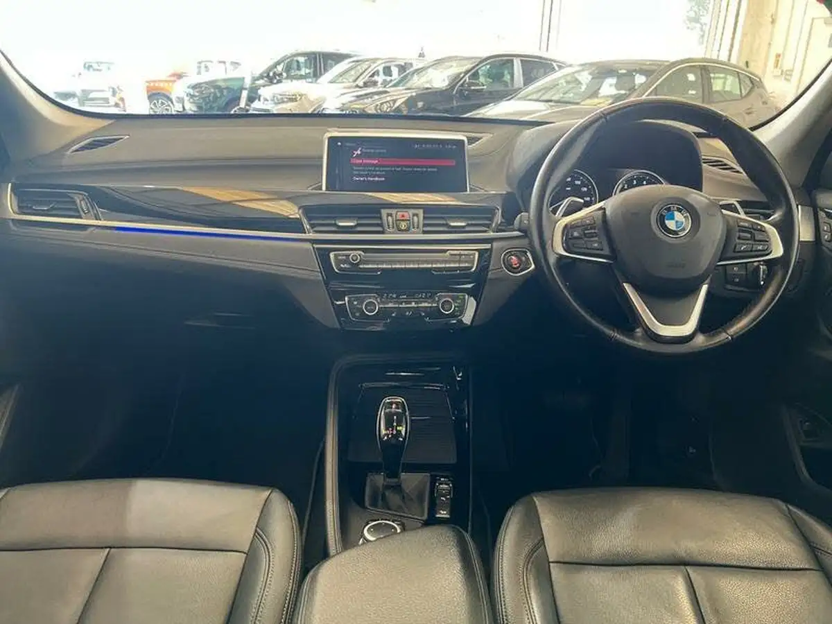 2022-bmw-x1-20-xdrive20i-xline-big-11