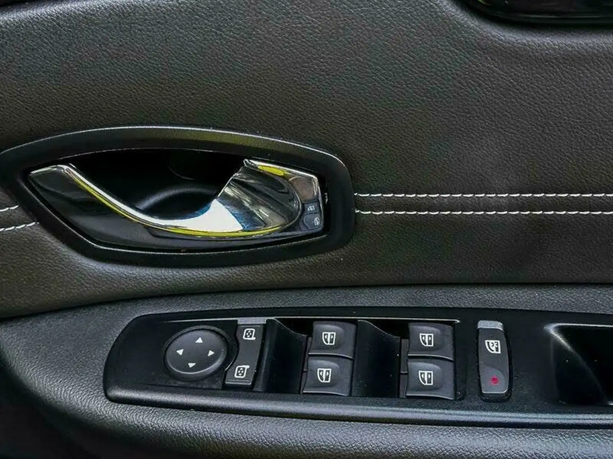 2015-renault-grand-scenic-15dci-dynamique-nav-edc-auto-big-35