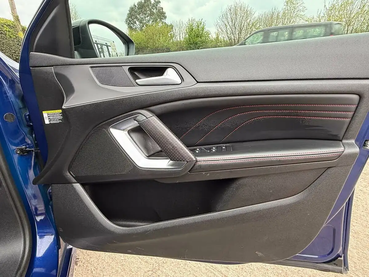 2018-peugeot-308-16-bluehdi-gt-line-big-52