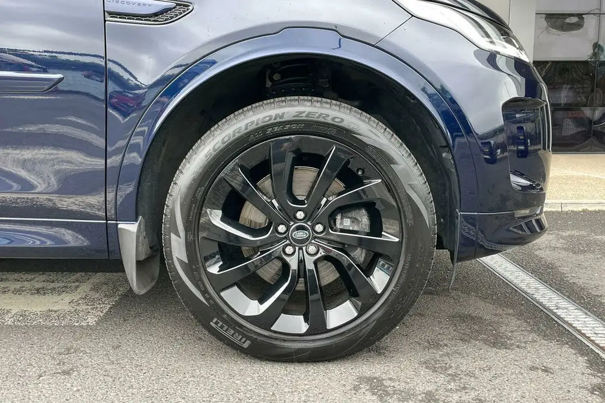 2022-land-rover-discovery-sport-15-p300e-r-dynamic-se-big-24