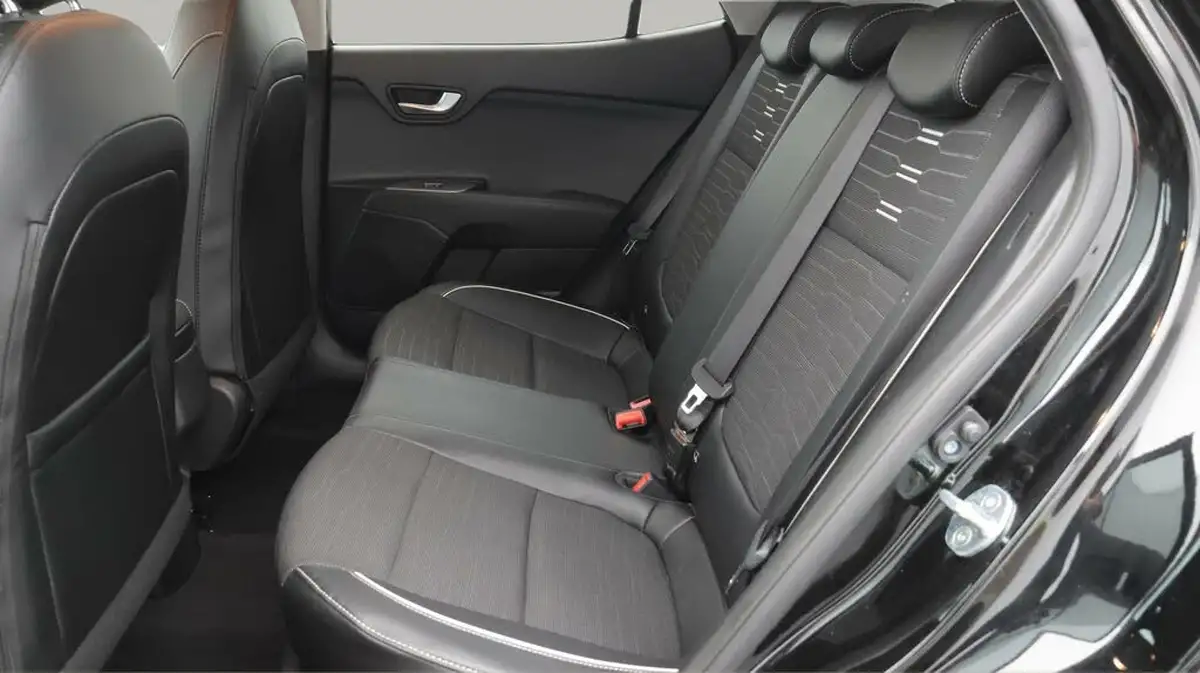 2022-kia-stonic-10-t-gdi-gt-line-118bhp-48v-big-16
