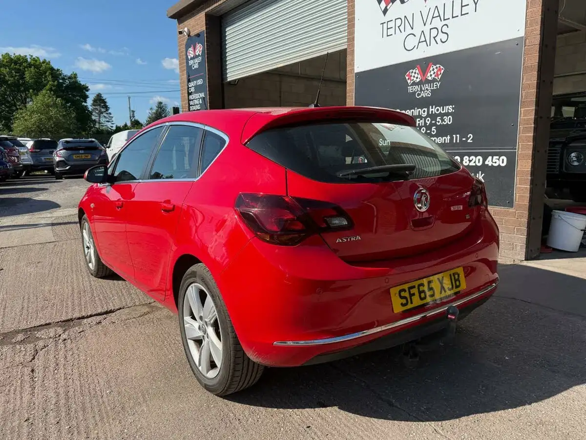 2015-vauxhall-astra-16-sri-115ps-hatchback-auto-big-19