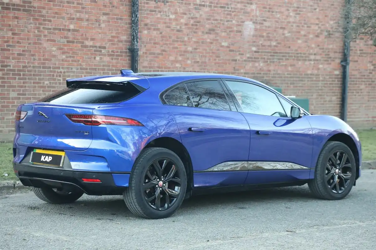 2022-jaguar-i-pace-ev400-hse-black-big-9
