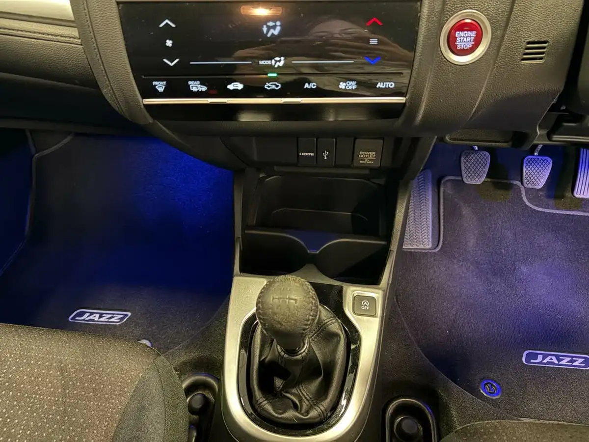 2016-honda-jazz-13-i-vtec-ex-big-14
