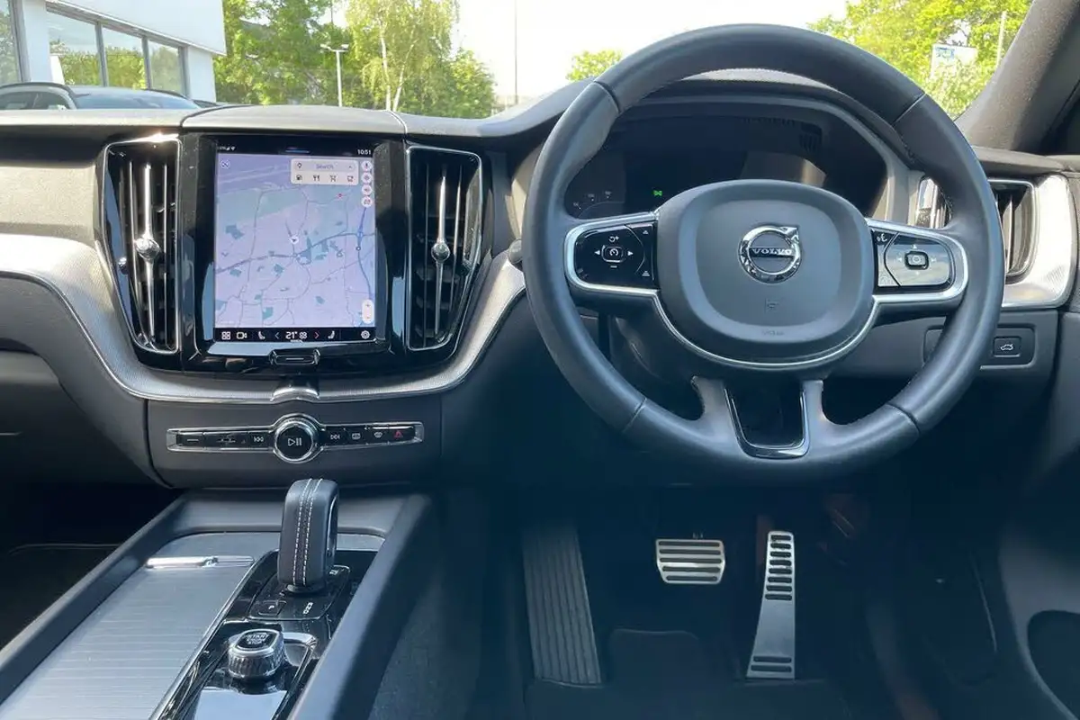 2021-volvo-xc60-20td-b4-r-design-awd-big-32