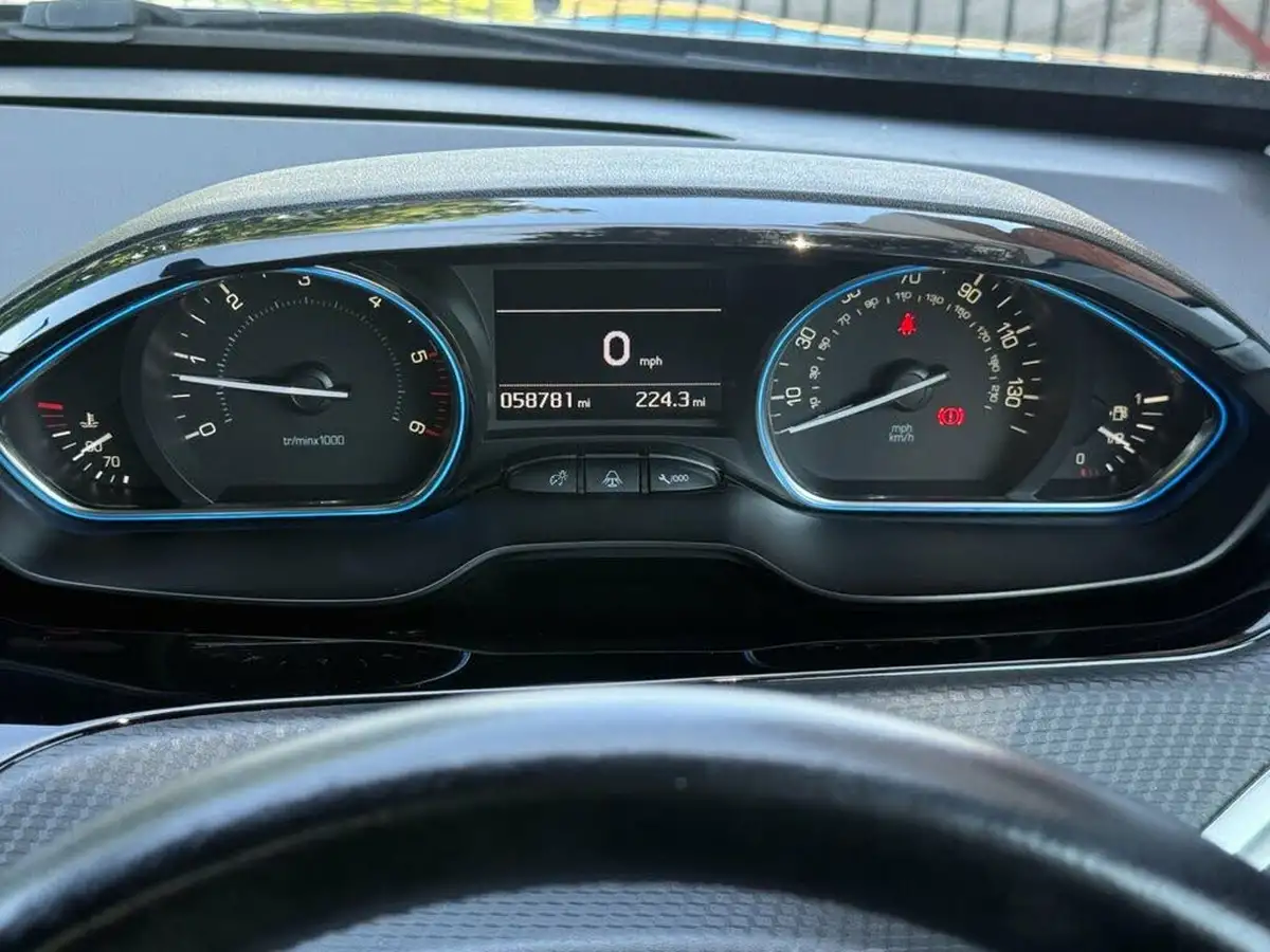 2019-peugeot-2008-suv-15-bluehdi-allure-100bhp-big-26