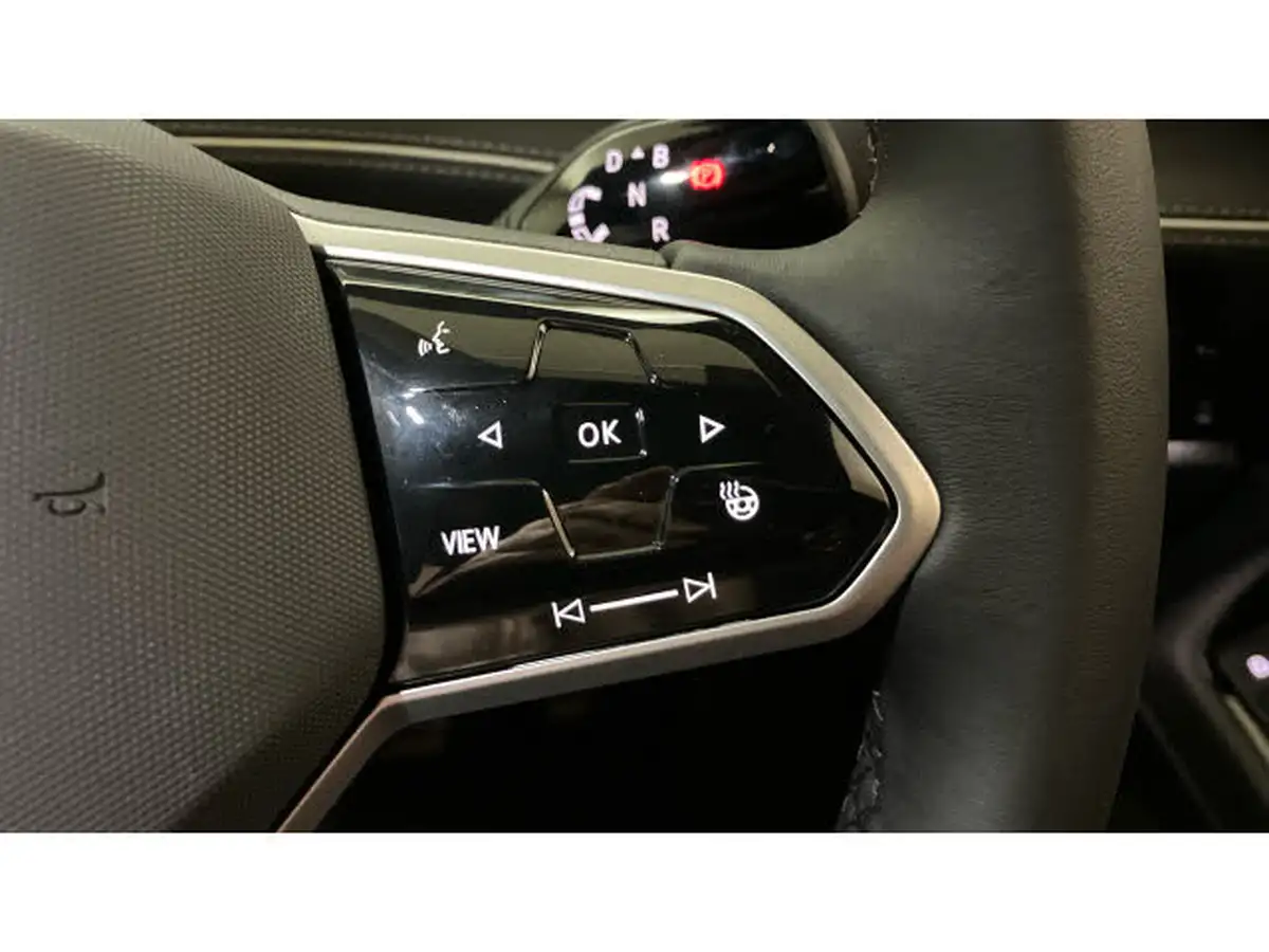 2025-volkswagen-id7-e-pro-match-interior-pack-tourer-big-17