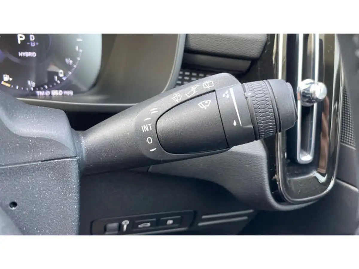 2021-volvo-xc40-15-t5-r-design-pro-258bhp-big-23