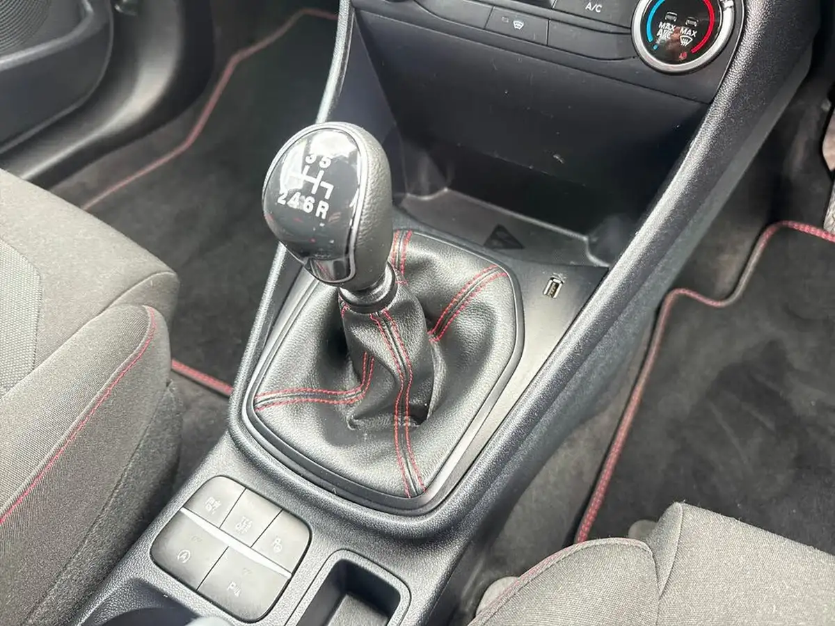 2023-ford-fiesta-big-27