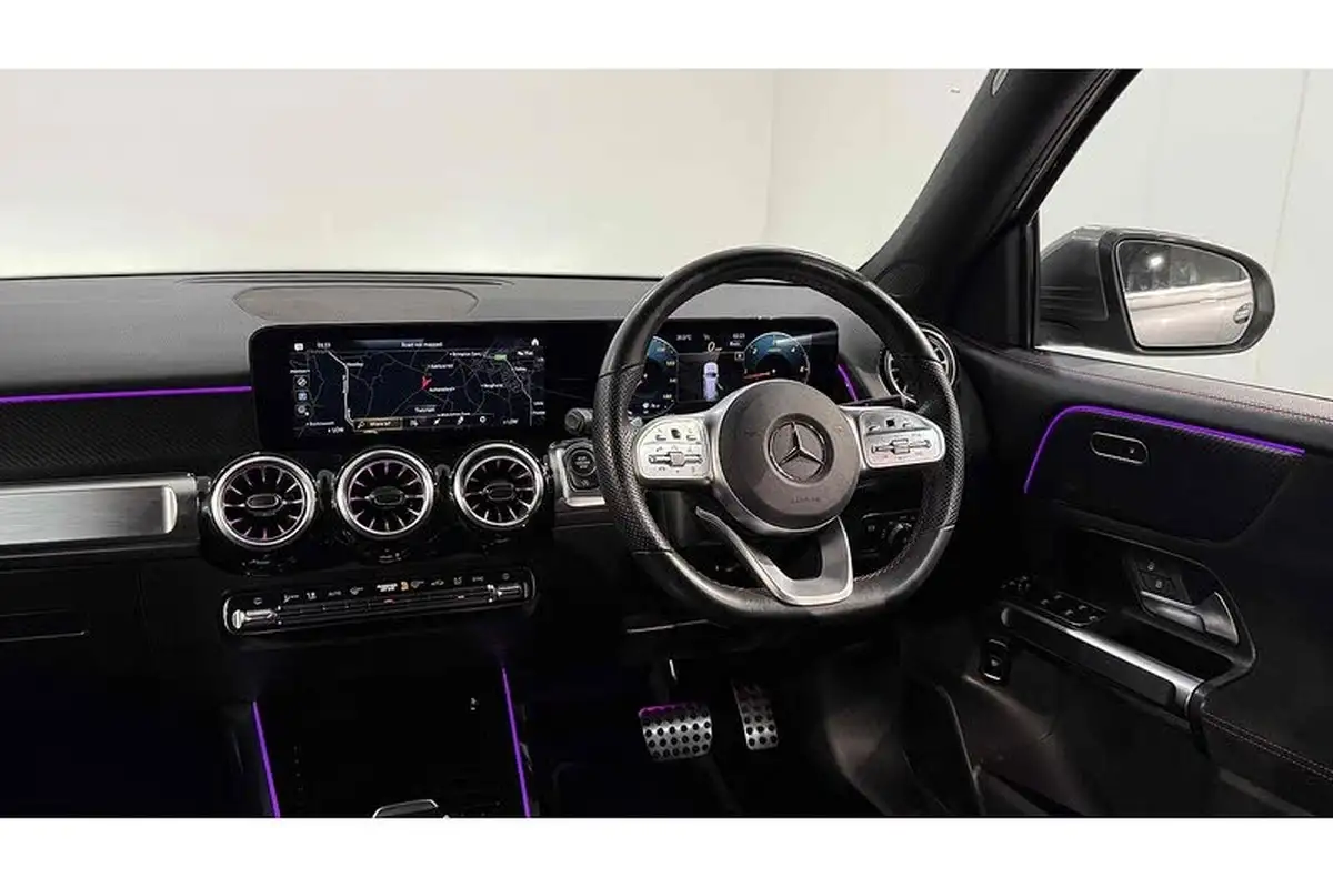 2021-mercedes-benz-glb-class-20d-glb200d-amg-line-premium-4matic-big-40