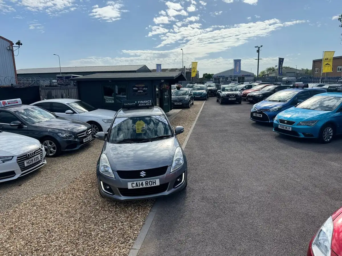 2014-suzuki-swift-12-sz4-94ps-3d-big-45