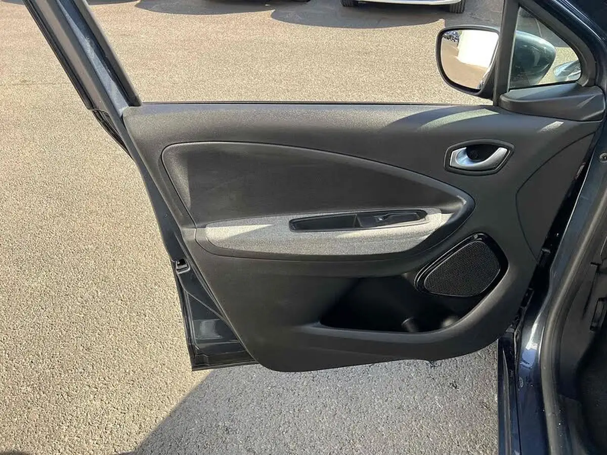 2020-renault-zoe-e-i-iconic-135ps-r135ze50-big-18
