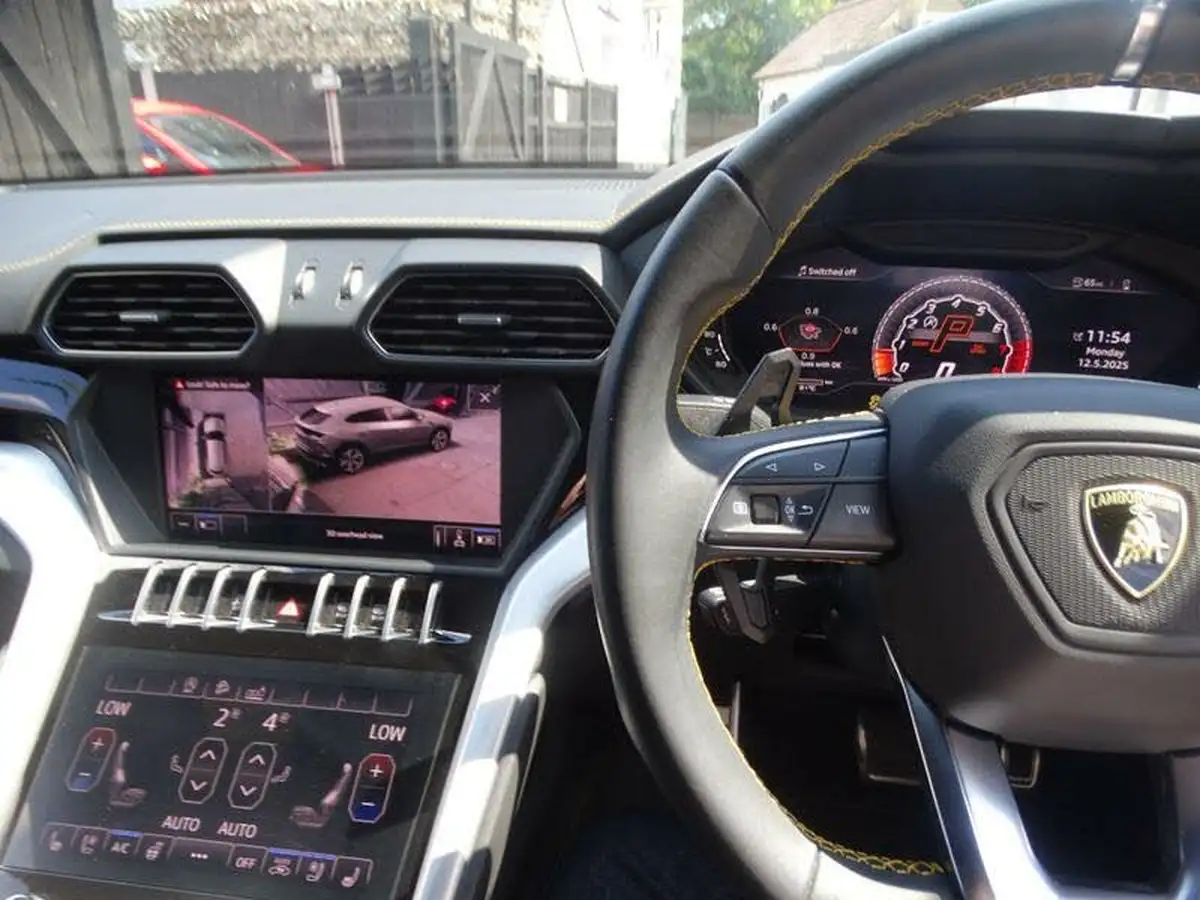 2019-lamborghini-urus-40-no-trim-big-7