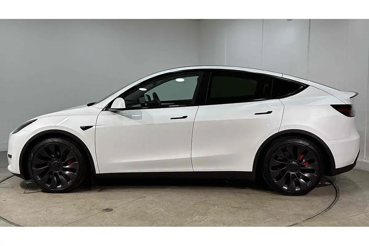 2023-tesla-model-y-e-performance-big-6