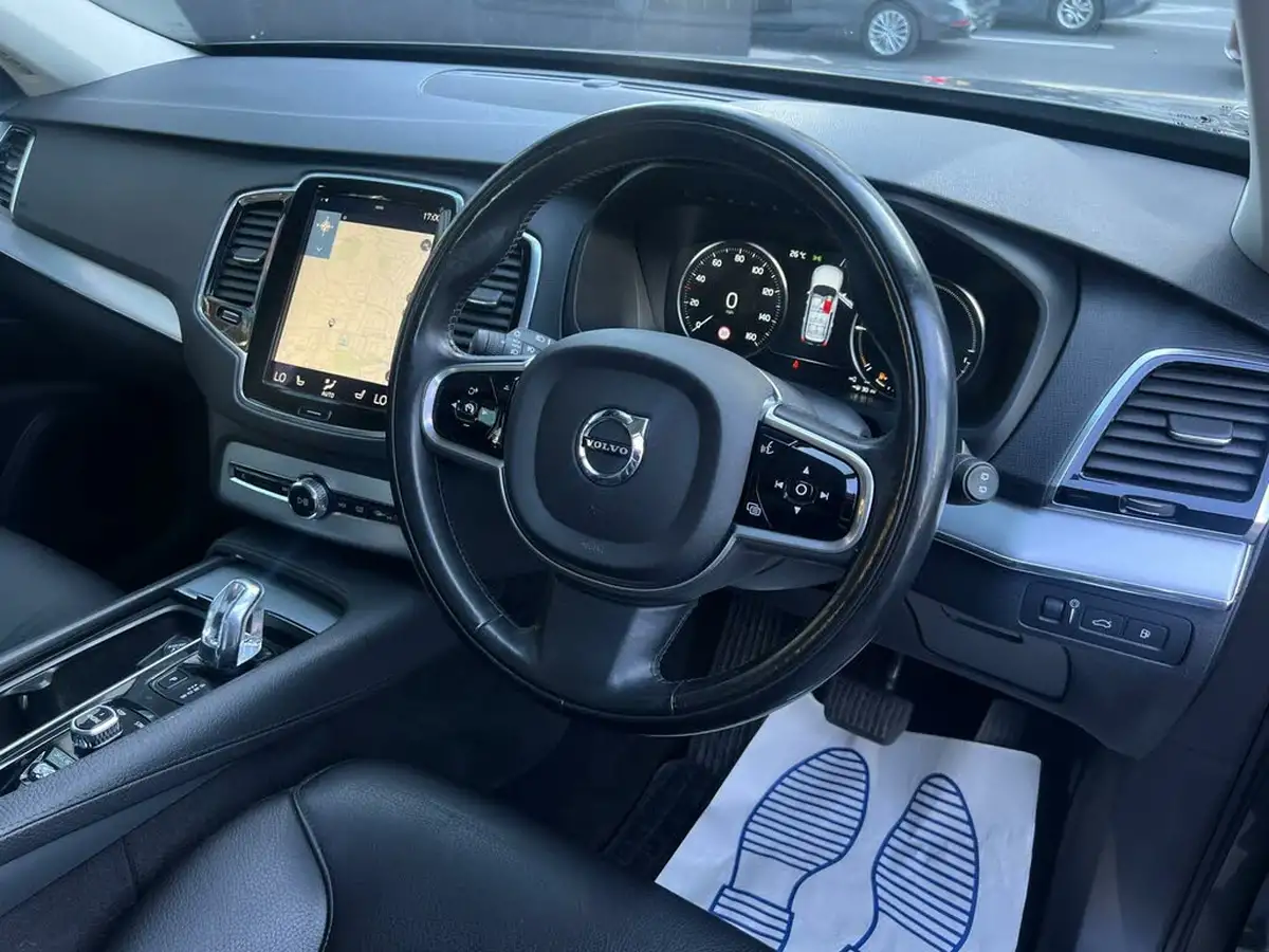 2017-volvo-xc90-20-t8-momentum-momentum-hybrid-auto-big-16