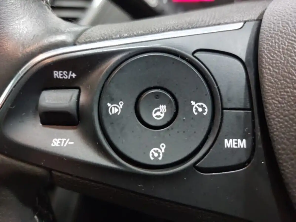 2019-vauxhall-grandland-x-12-elite-nav-ss-big-14