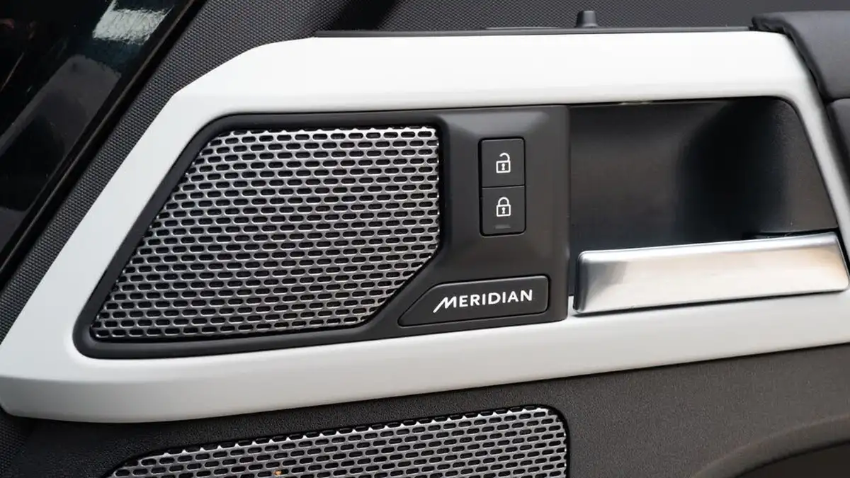 2023-land-rover-90-defender-30-d250-hard-top-se-90-2997cc-big-28
