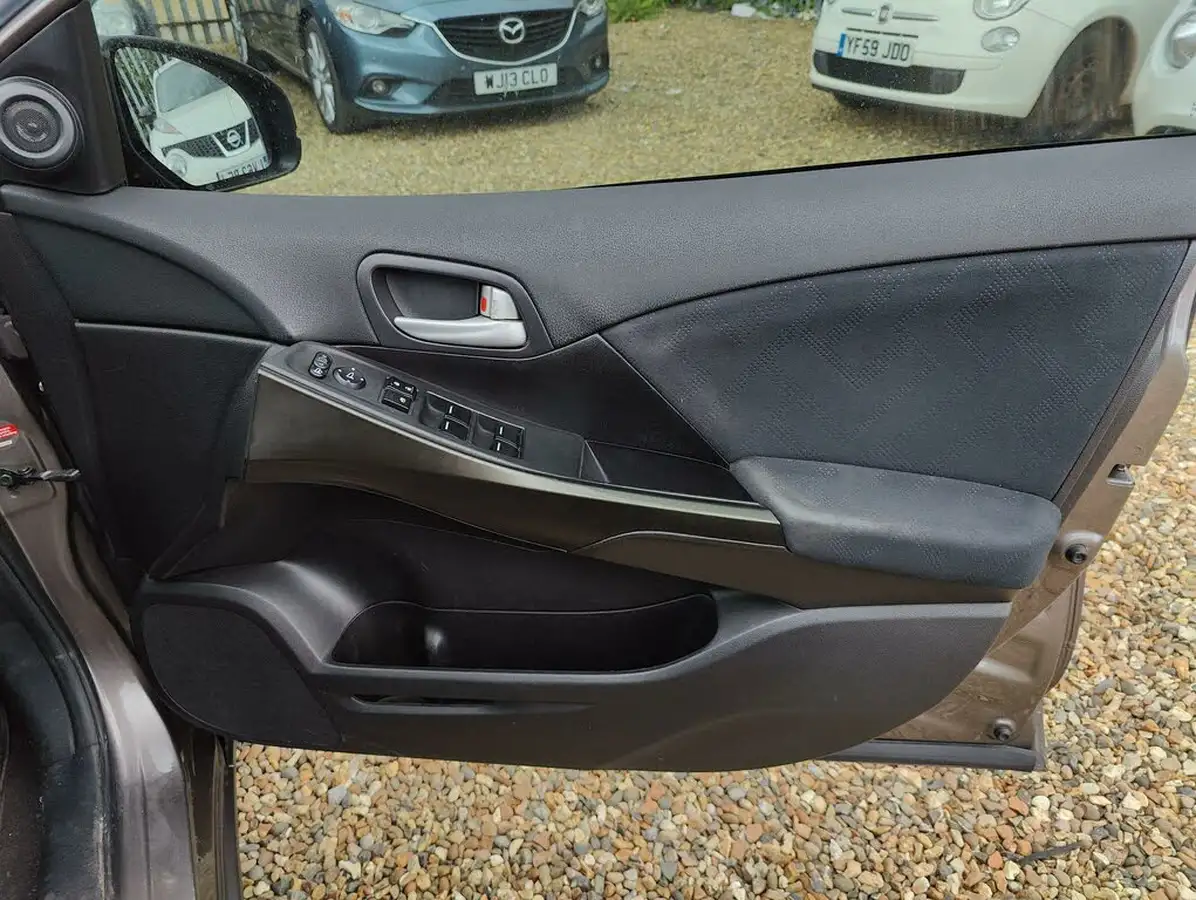 2013-honda-civic-16td-es-big-14