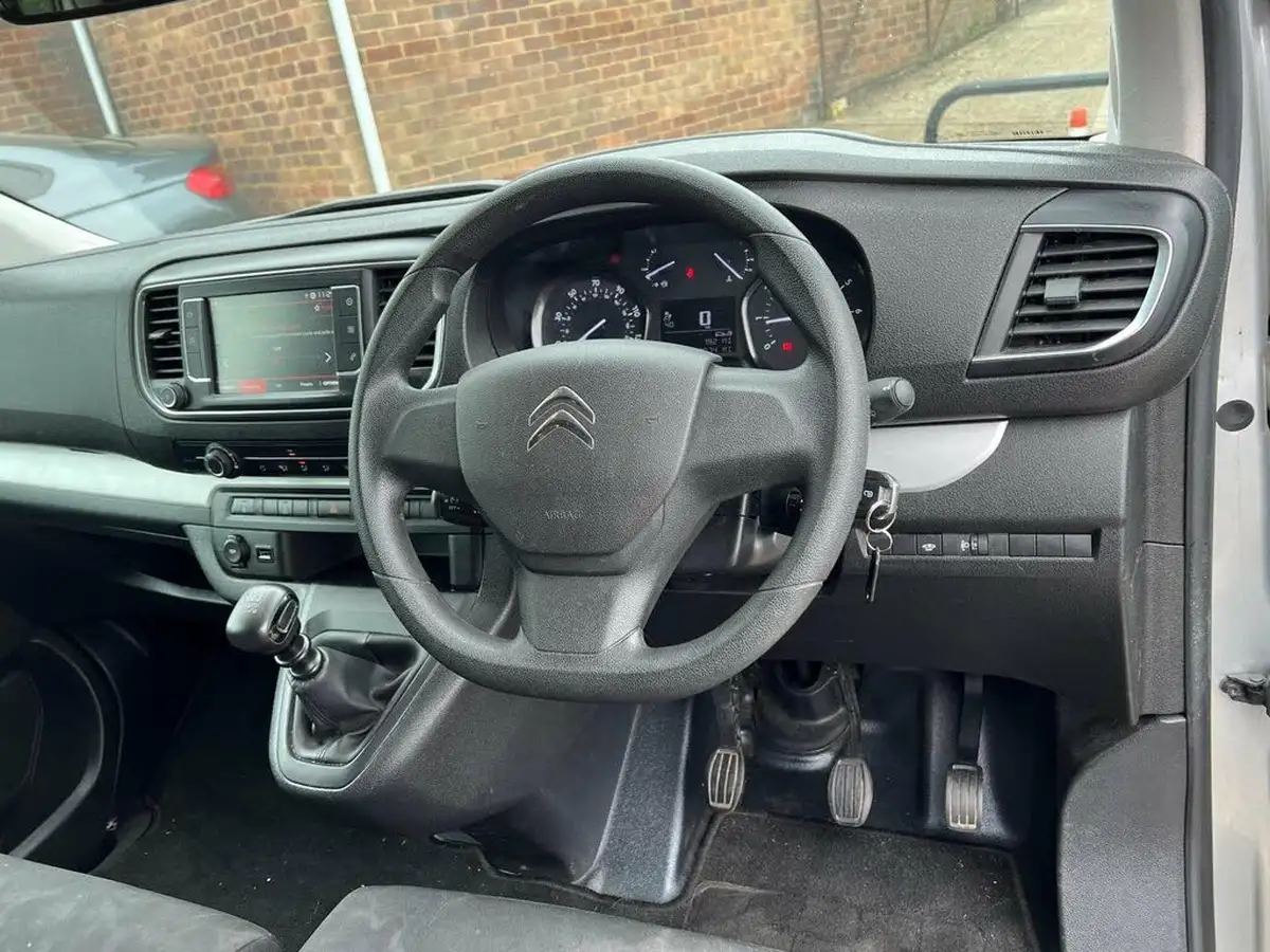 2019-citroen-spacetourer-15bluehdi-business-m-big-33