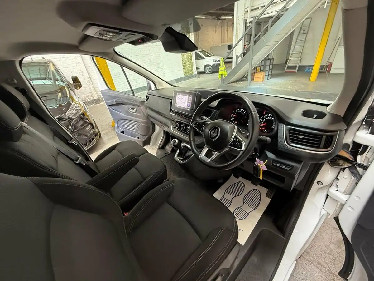 2022-renault-trafic-20dci-sl28-130-sport-big-32