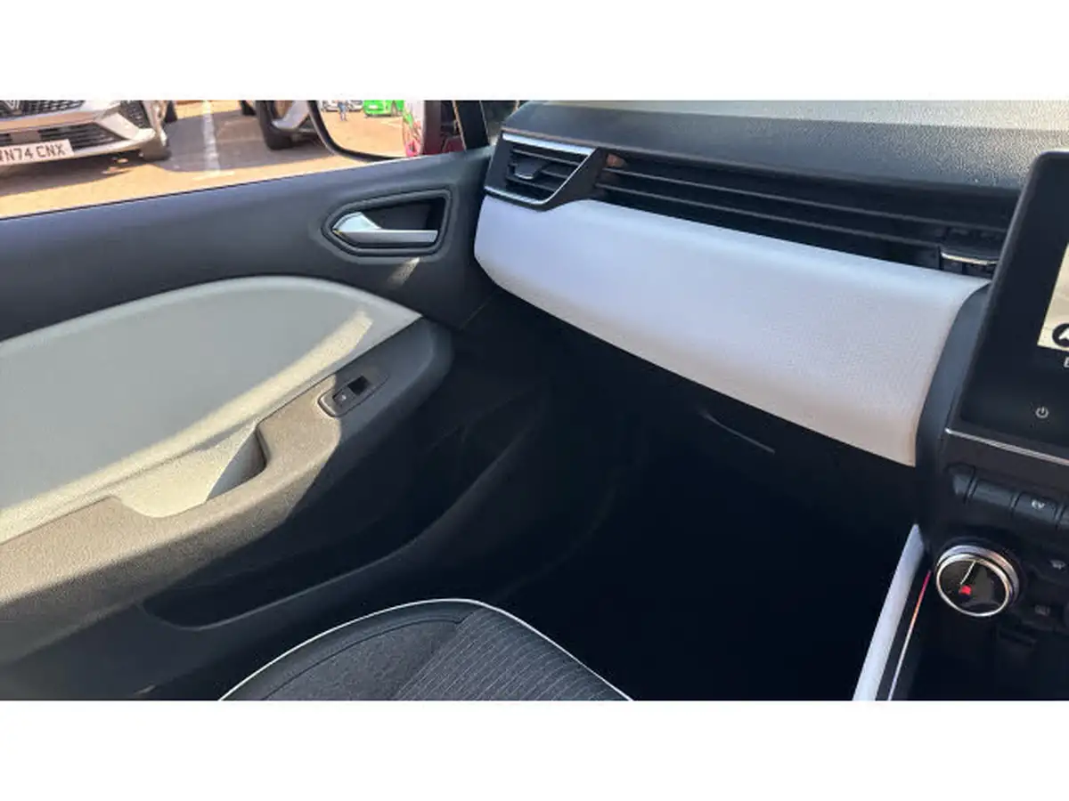 2023-renault-clio-16-techno-big-42