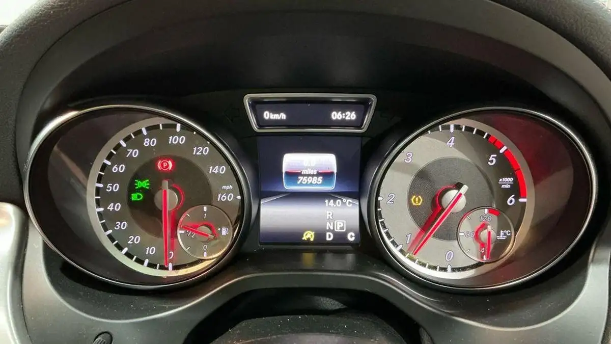 2016-mercedes-benz-gla-class-21d-gla-220d-amg-line-premium-plusss-7g-dct-big-15