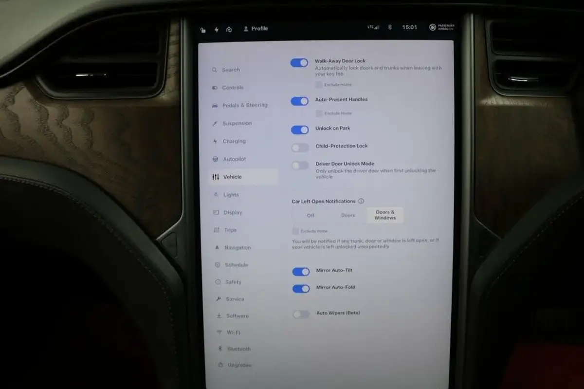 2020-tesla-model-s-e-long-range-big-53