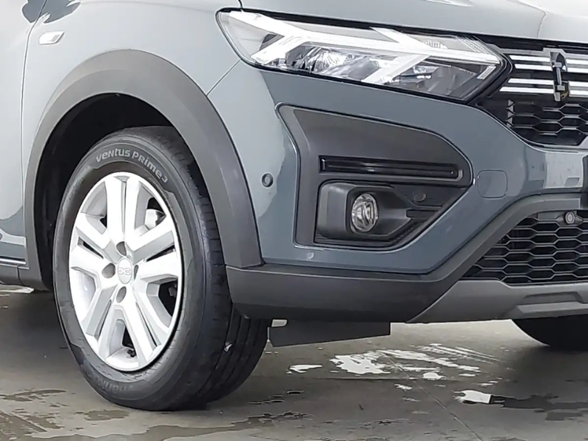 2023-volvo-c40-e-recharge-core-228bhp-big-8