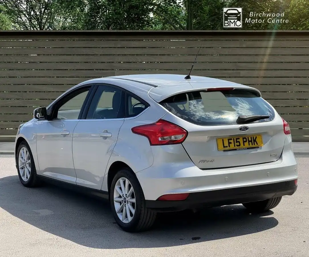 2015-ford-focus-10-titanium-t-125ps-hatchback-big-4