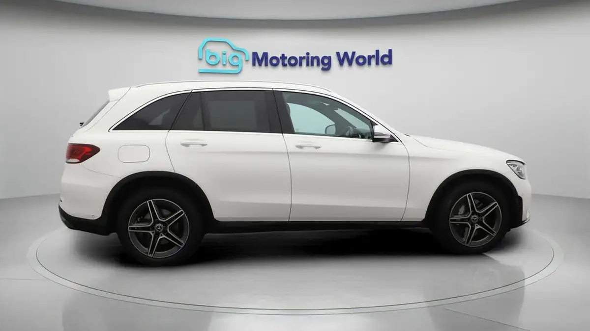 2019-mercedes-benz-glc-class-20d-glc220d-amg-line-station-wagon-5d-4matic-plus-big-8