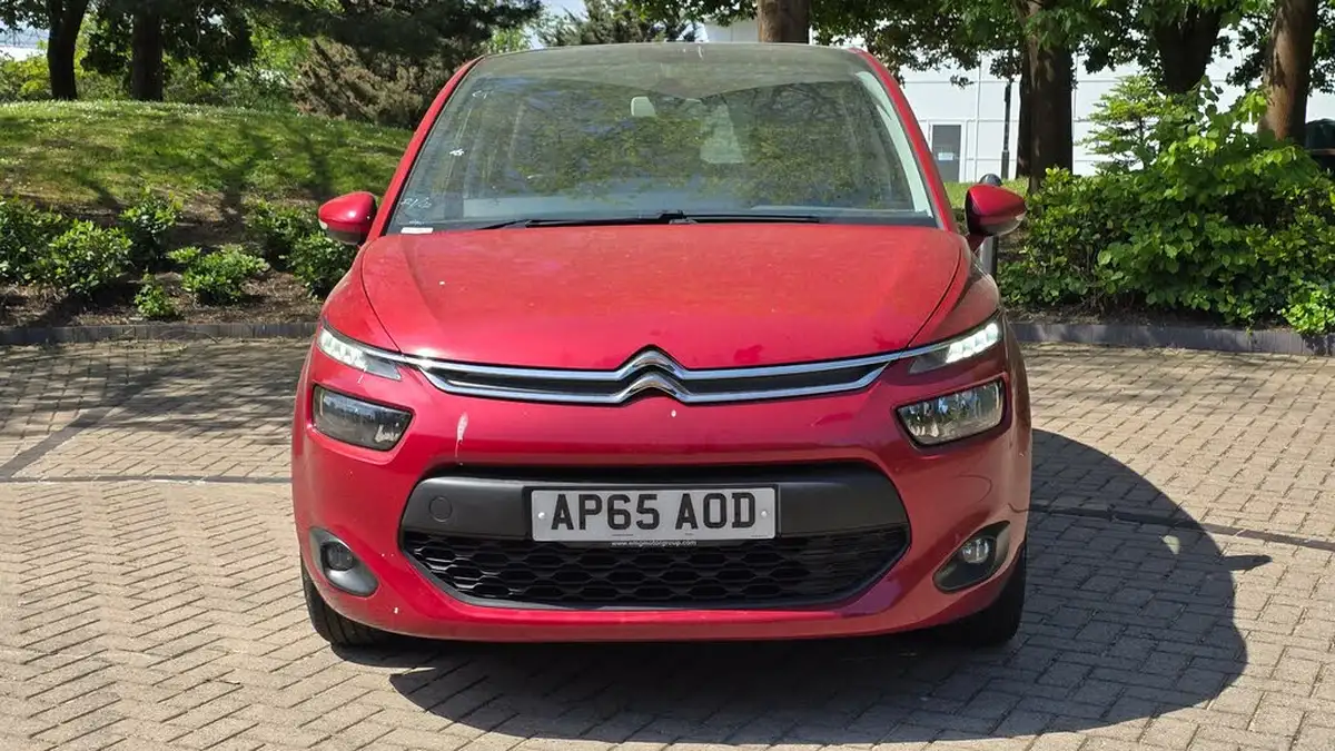 2015-citroen-c4-picasso-16bluehdi-selection-big-1