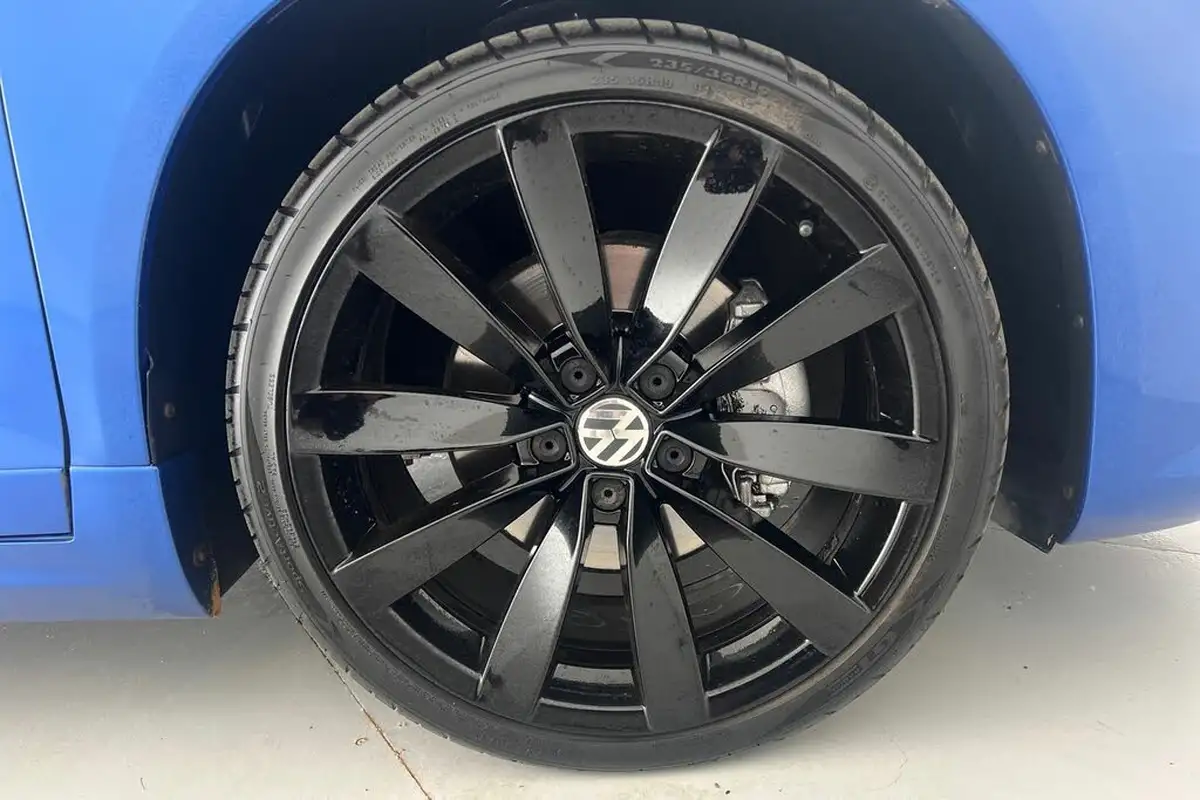 2015-volkswagen-scirocco-20tdi-r-line-184ps-big-22