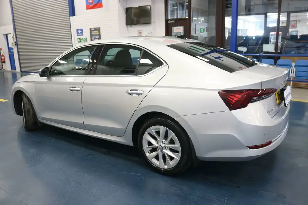2021-skoda-octavia-15-tsi-se-l-hatchback-big-3
