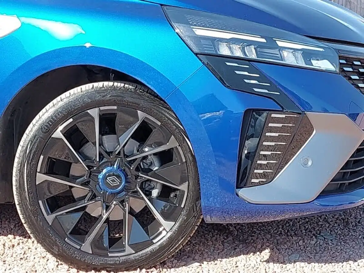 2025-renault-clio-16-esprit-alpine-big-8