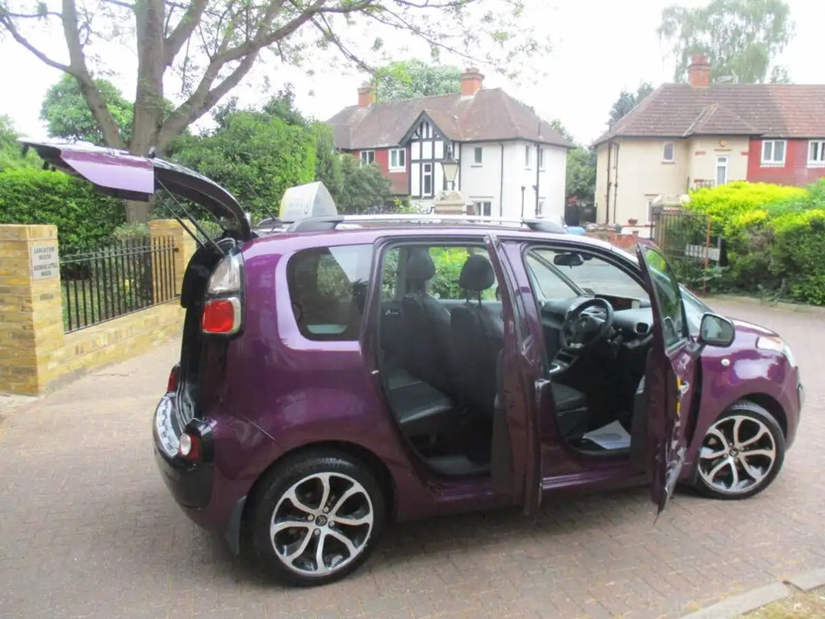 2016-citroen-c3-picasso-12-puretech-platinum-big-13