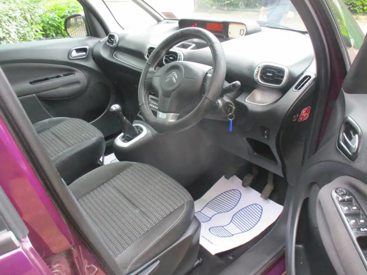 2016-citroen-c3-picasso-12-puretech-platinum-big-17