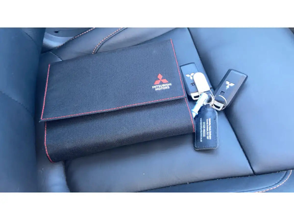 2020-mitsubishi-eclipse-cross-15-black-big-18