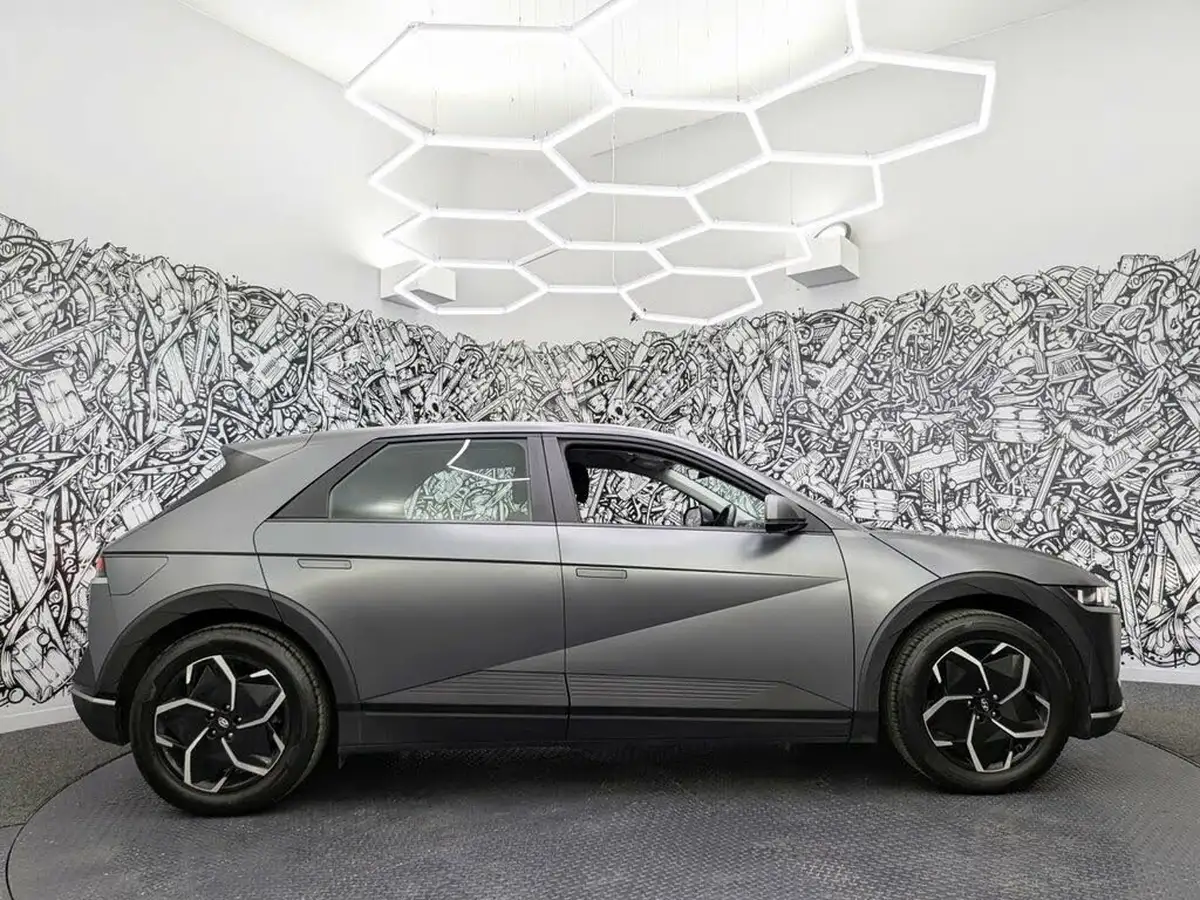 2022-hyundai-ioniq-5-e-se-connect-big-13