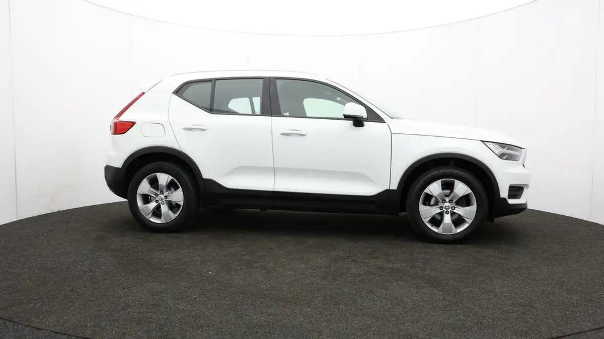 2020-volvo-xc40-20td-d3-momentum-geartronic-big-39