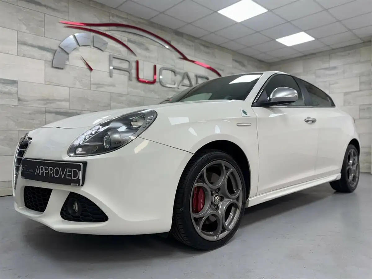 2011-alfa-romeo-giulietta-14-veloce-multiair-170bhp-big-2