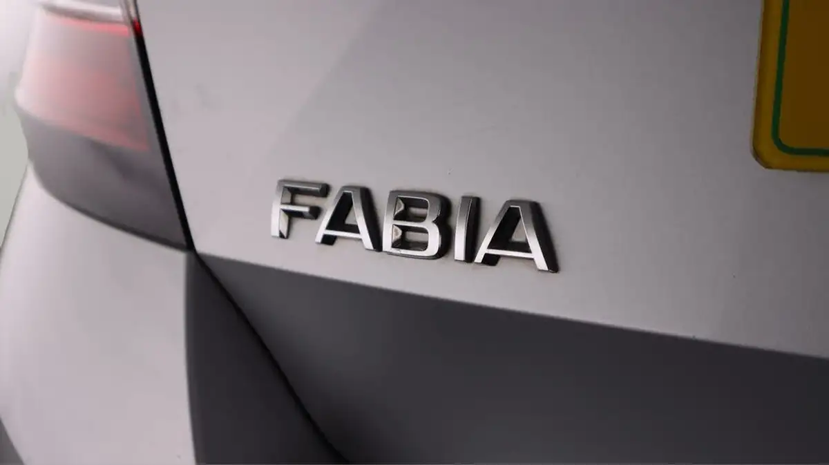 2019-skoda-fabia-10-mpi-se-60ps-hatchback-big-19