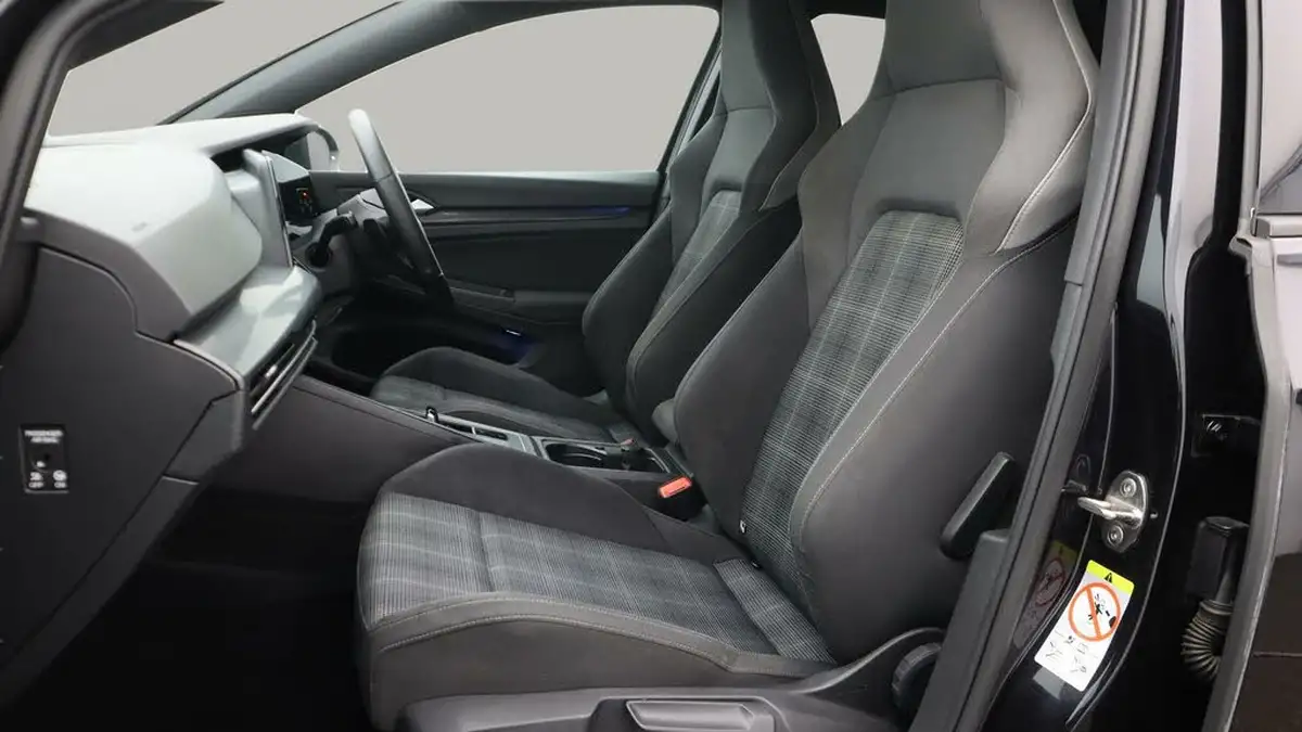 2021-volkswagen-golf-20tdi-gtd-big-14