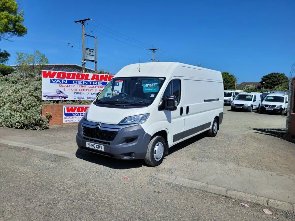 2017-citroen-relay-20bluehdi-35-l3h2-130eu6-big-3