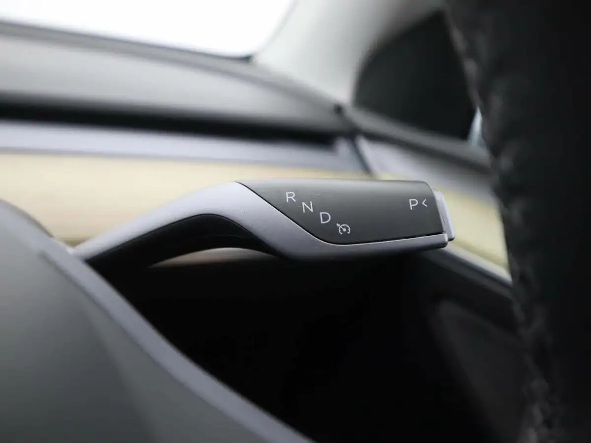2022-tesla-model-y-e-rwd-big-37