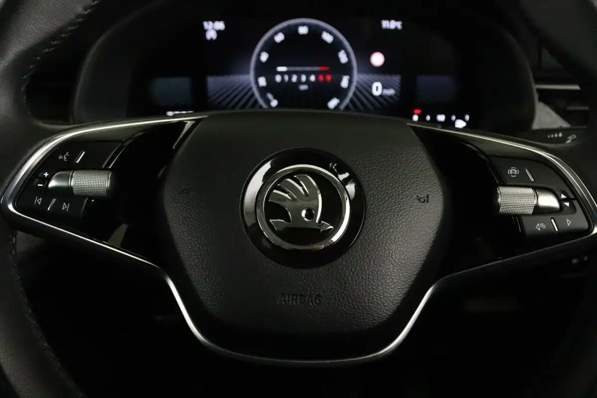 2024-skoda-kamiq-10-tsi-se-95ps-big-16
