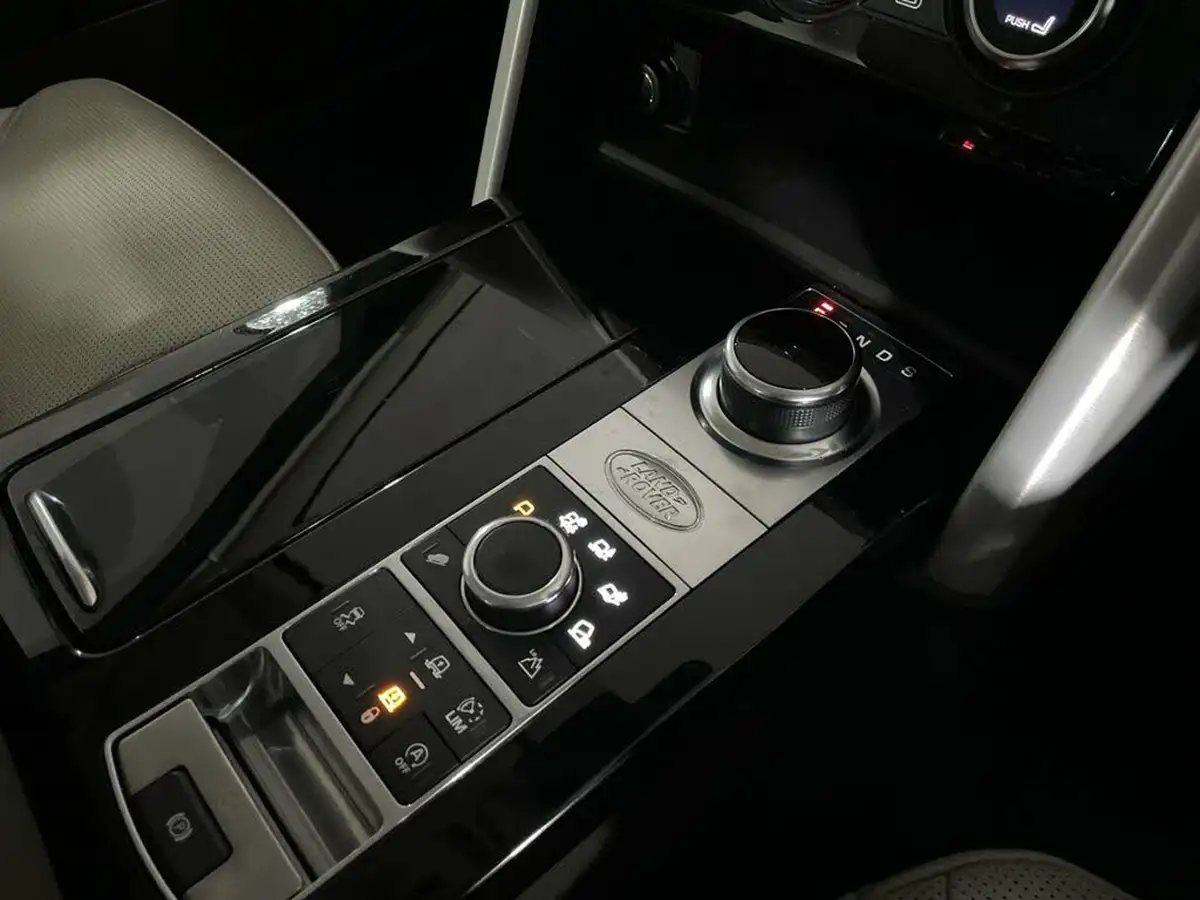 2017-land-rover-discovery-20sd4-hse-240ps-awd-station-wagon-5d-auto-big-32
