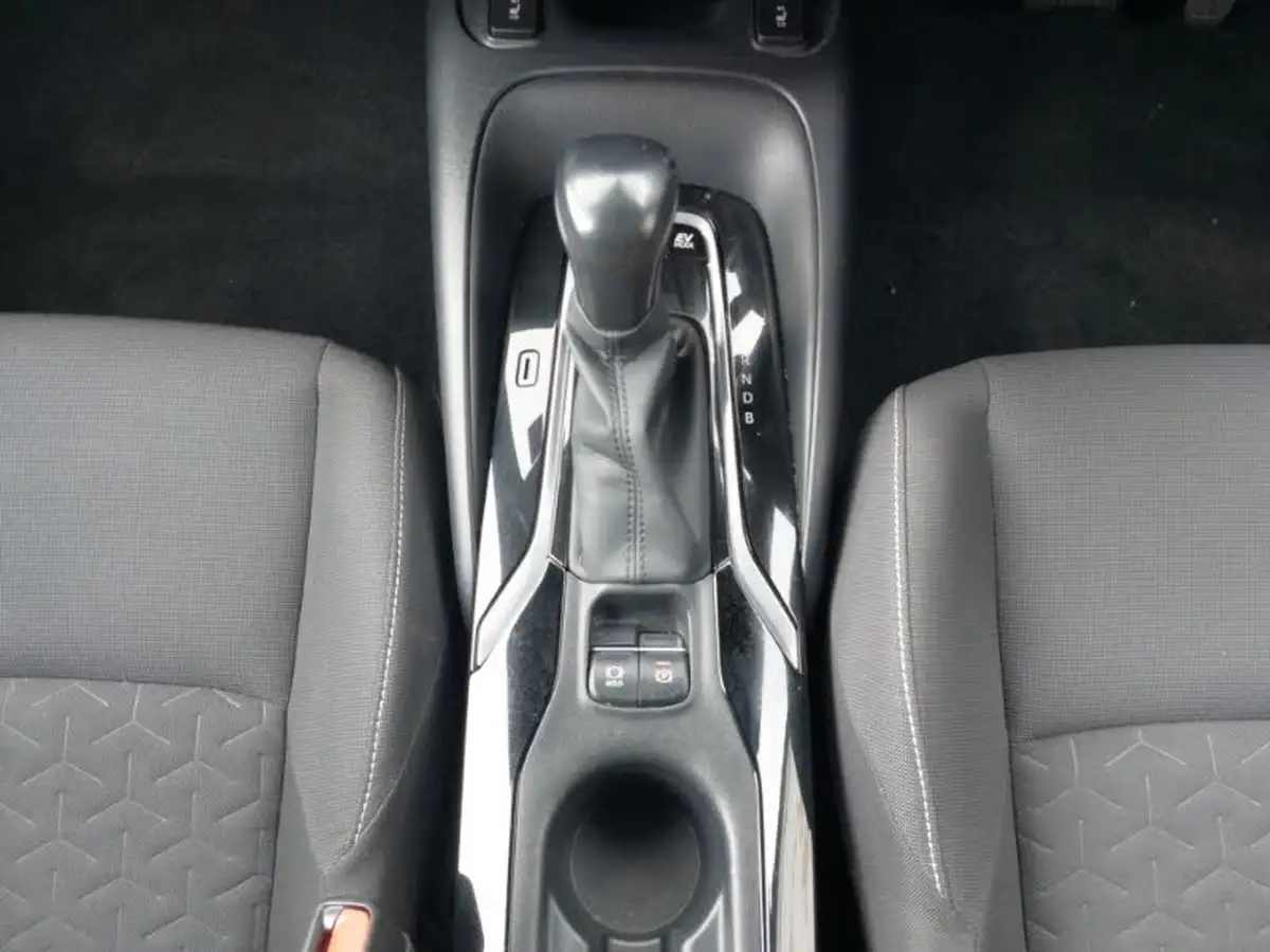 2020-toyota-corolla-18-vvt-i-design-trk-touring-sports-5d-big-14
