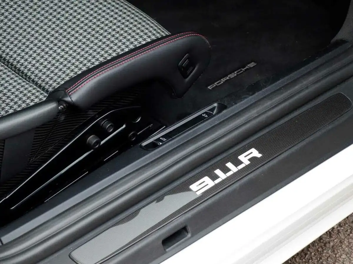 2016-porsche-911-40-r-big-20